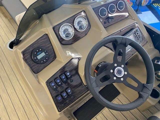 2022 Legend E Series 23 Lounge $149/week Endless Leisure, Float in Style!