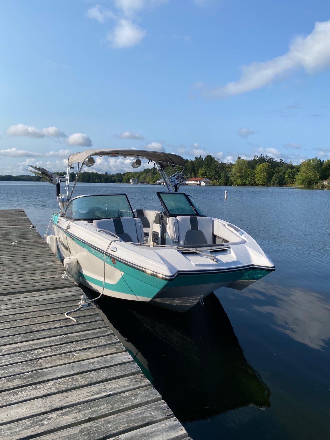 2019 MasterCraft X22 – Premium Wakeboard & Surf Boat (with Custom Trailer)