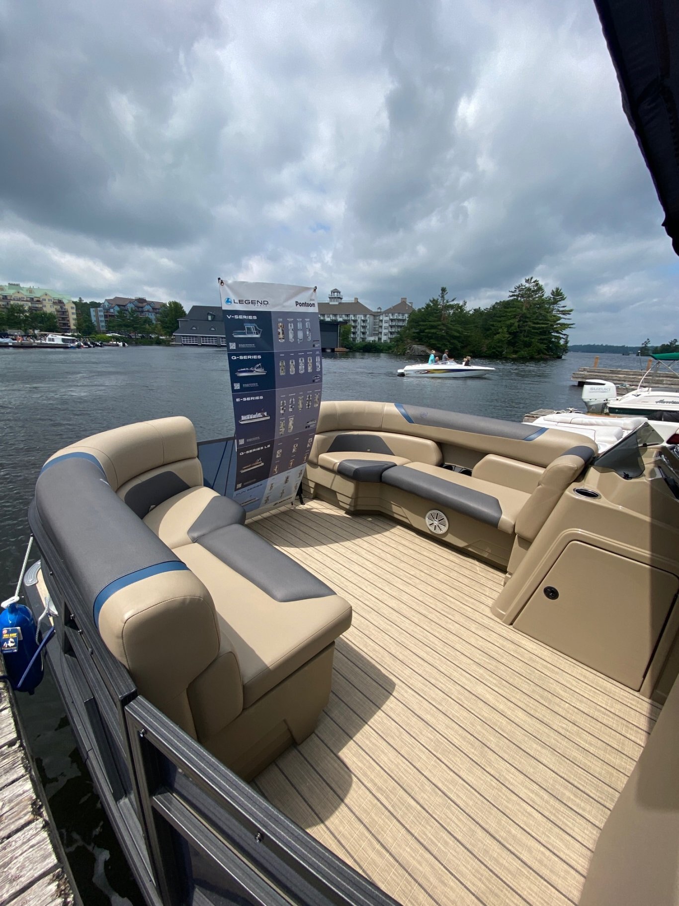 2023 Legend E Series 21 Cruise (Blue)