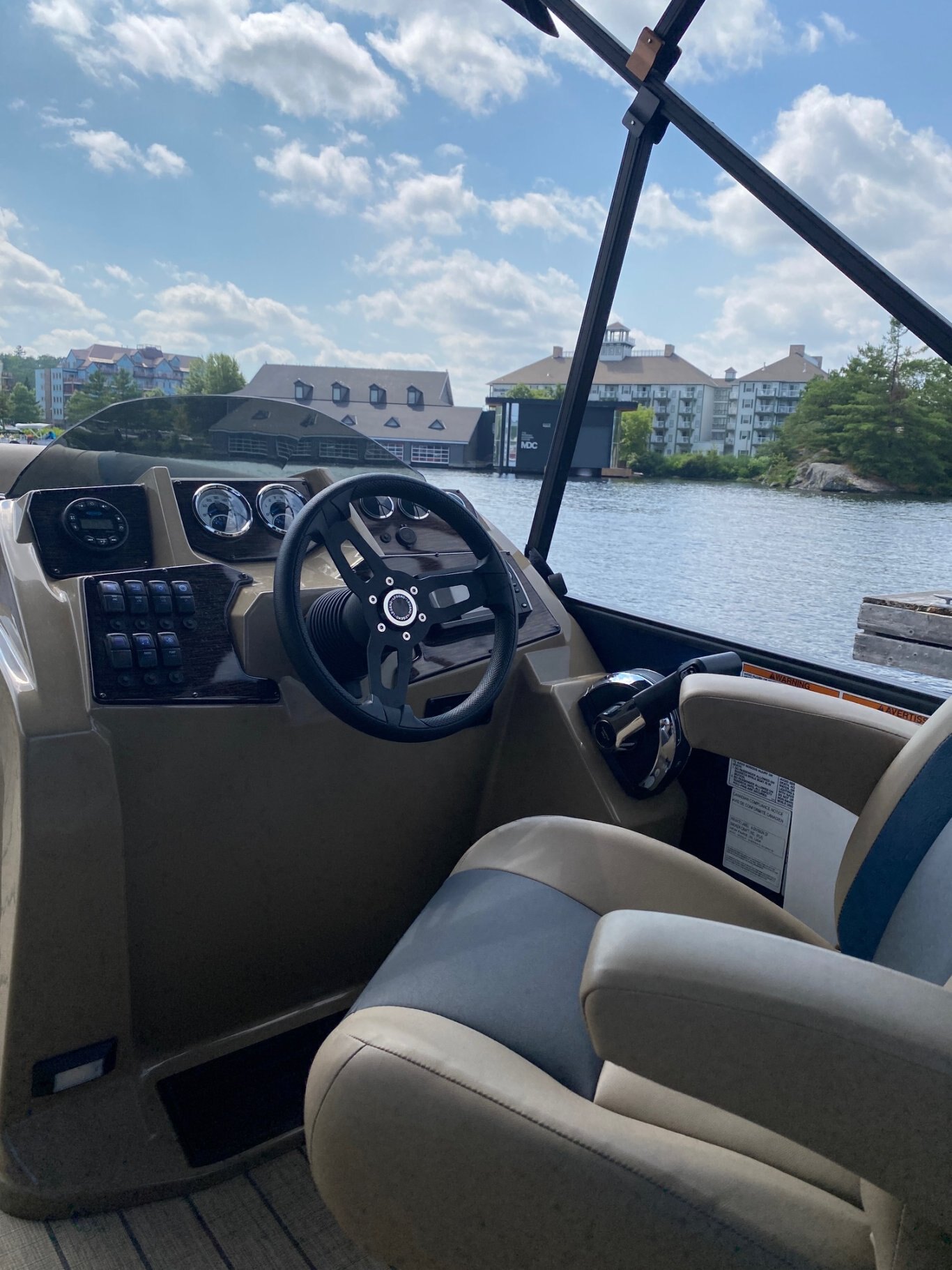 2023 Legend E Series 21 Cruise (Blue)