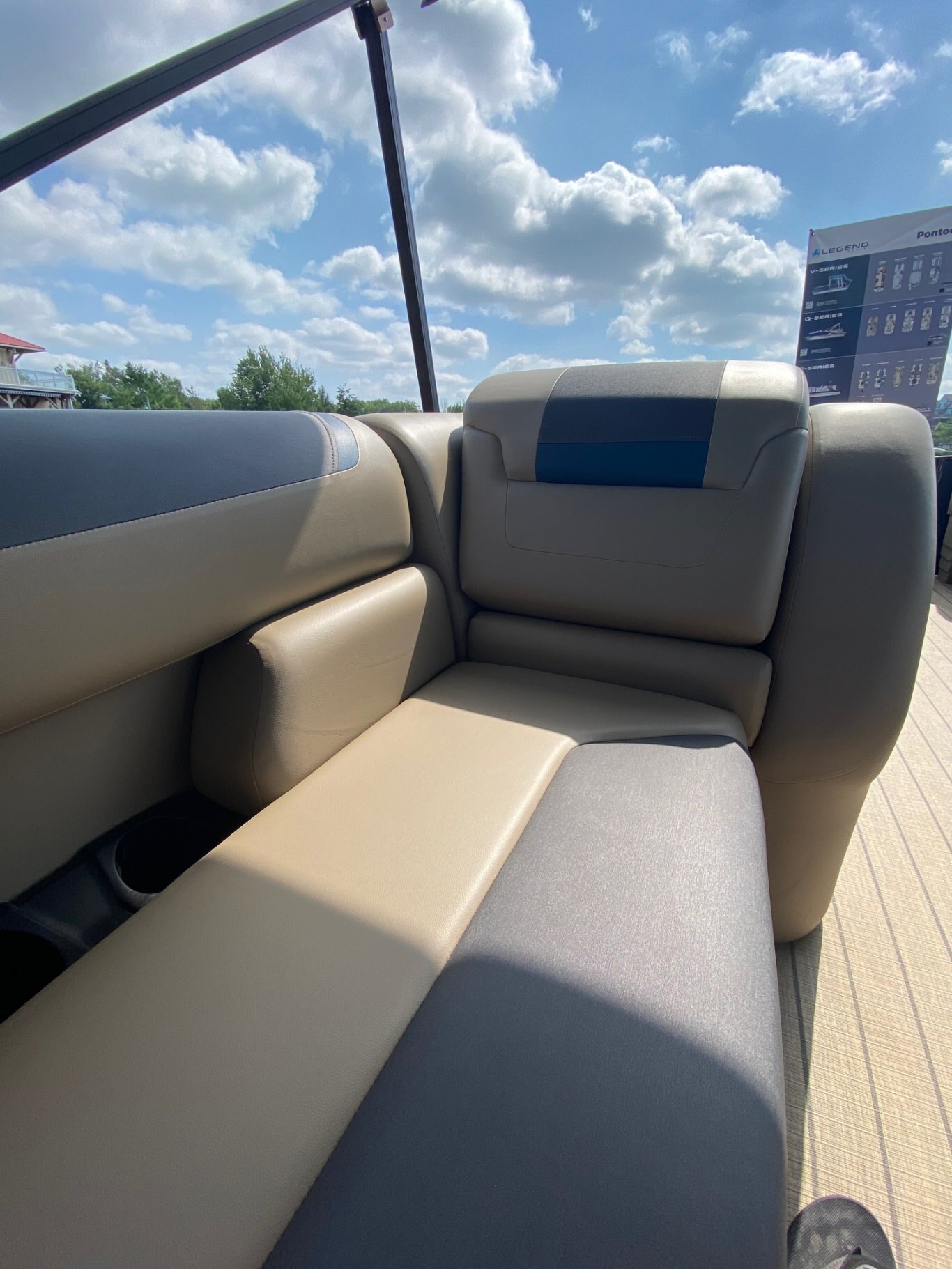 2023 Legend E Series 21 Cruise (Blue)