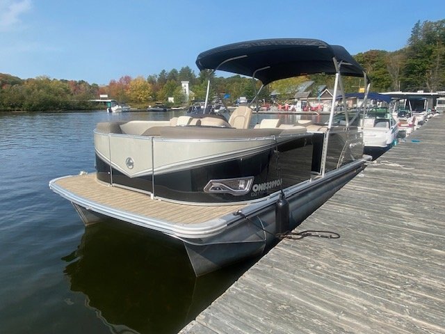 2022 Legend Q Series Cottage 21 (Black)