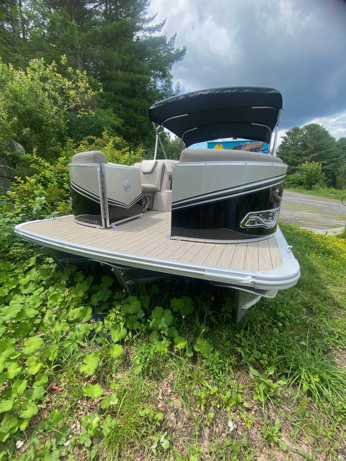 2023 Legend Q Series Cottage Sport Pro (Black Edition)