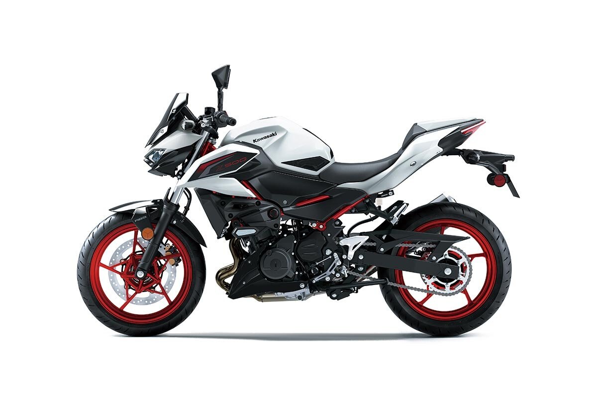 2026 Kawasaki Z500 SE Pearl Blizzard White / Ebony
