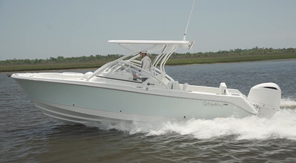2026 EdgeWater 248CX Crossover Series