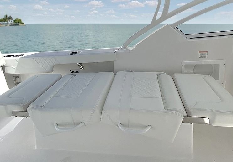 2026 EdgeWater 248CX Crossover Series