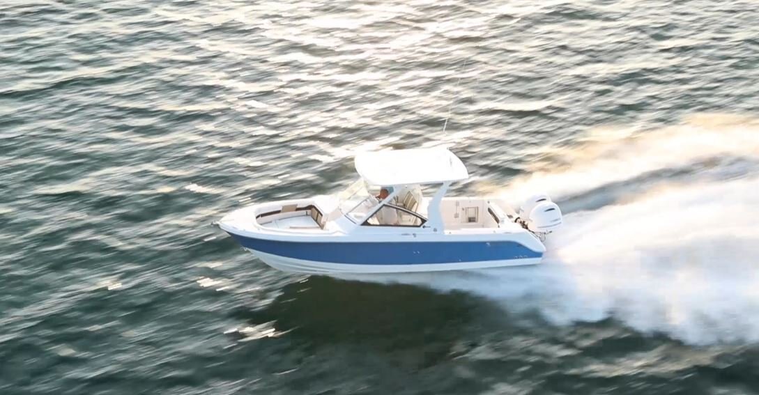 2026 EdgeWater 262CX Crossover Series