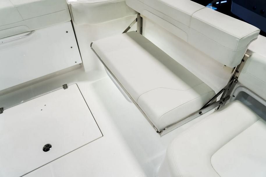 2026 EdgeWater 262CX Crossover Series