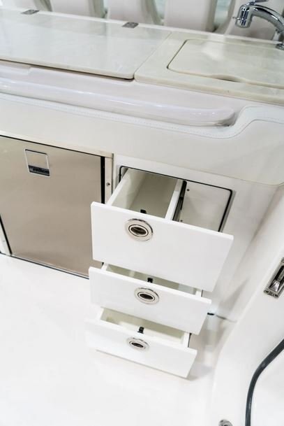 2026 EdgeWater 262CX Crossover Series