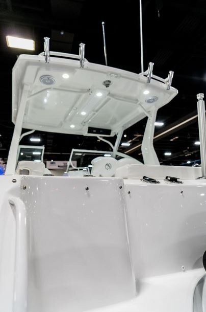 2026 EdgeWater 262CX Crossover Series