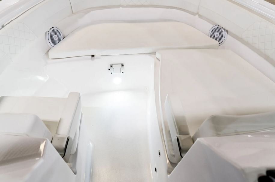 2026 EdgeWater 262CX Crossover Series