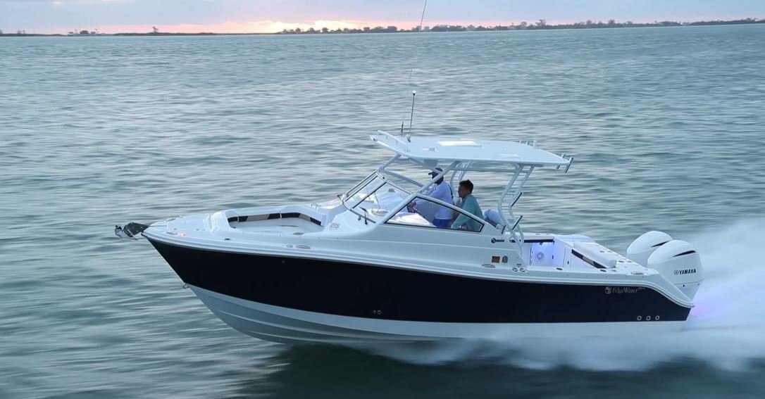 2026 EdgeWater 280CX Crossover Series