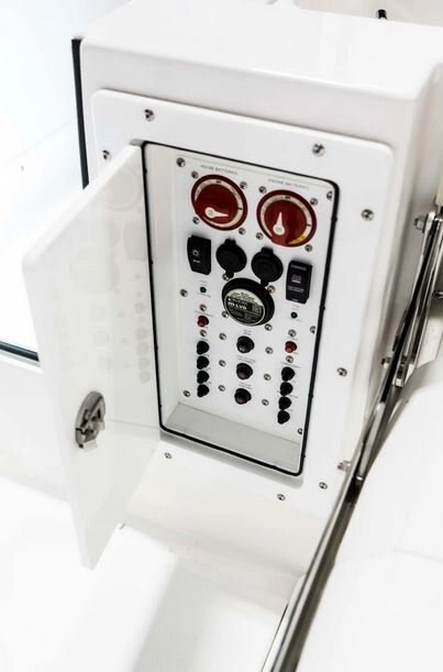 2026 EdgeWater 280CX Crossover Series