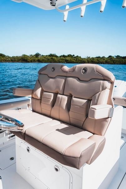 2026 EdgeWater 262CC Center Console Series