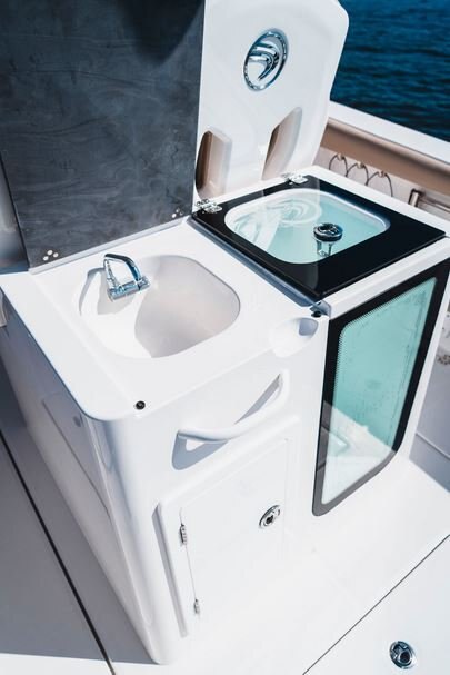 2026 EdgeWater 262CC Center Console Series