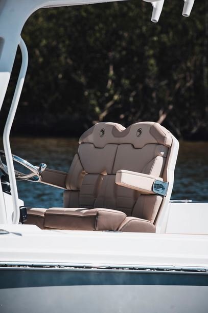 2026 EdgeWater 262CC Center Console Series