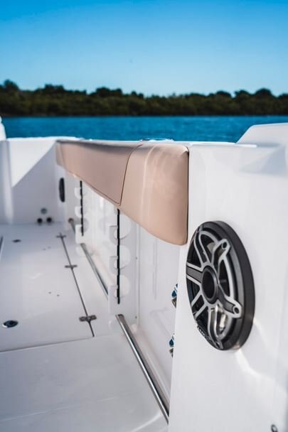 2026 EdgeWater 262CC Center Console Series