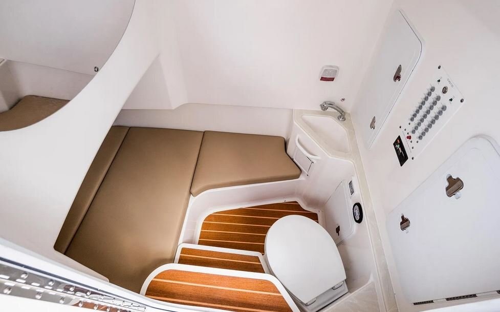 2026 EdgeWater 285CC Center Console Series