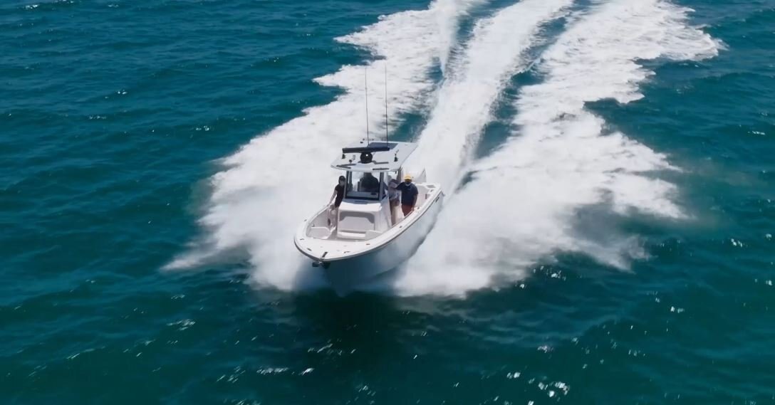 2026 EdgeWater 285CC Center Console Series