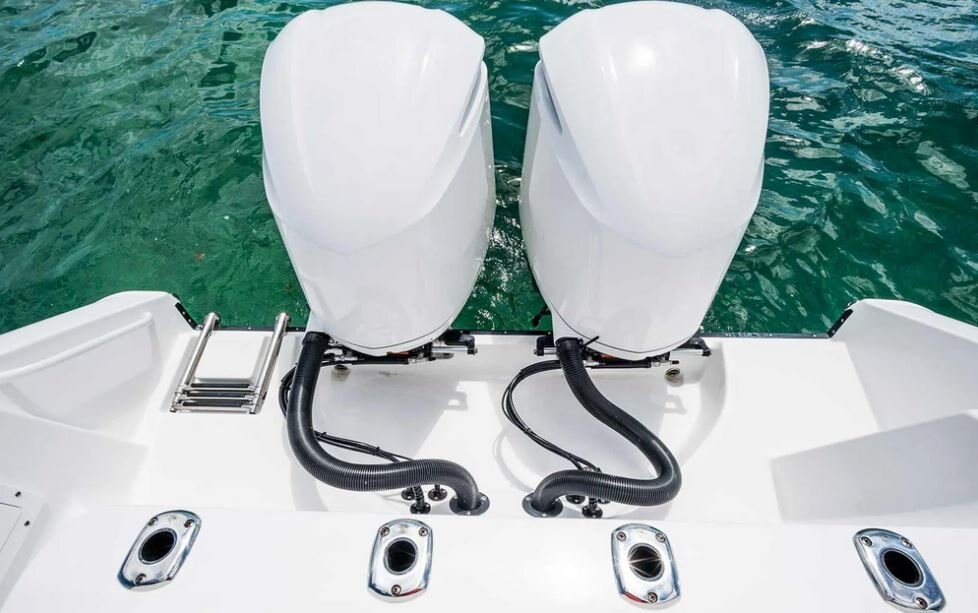 2026 EdgeWater 285CC Center Console Series