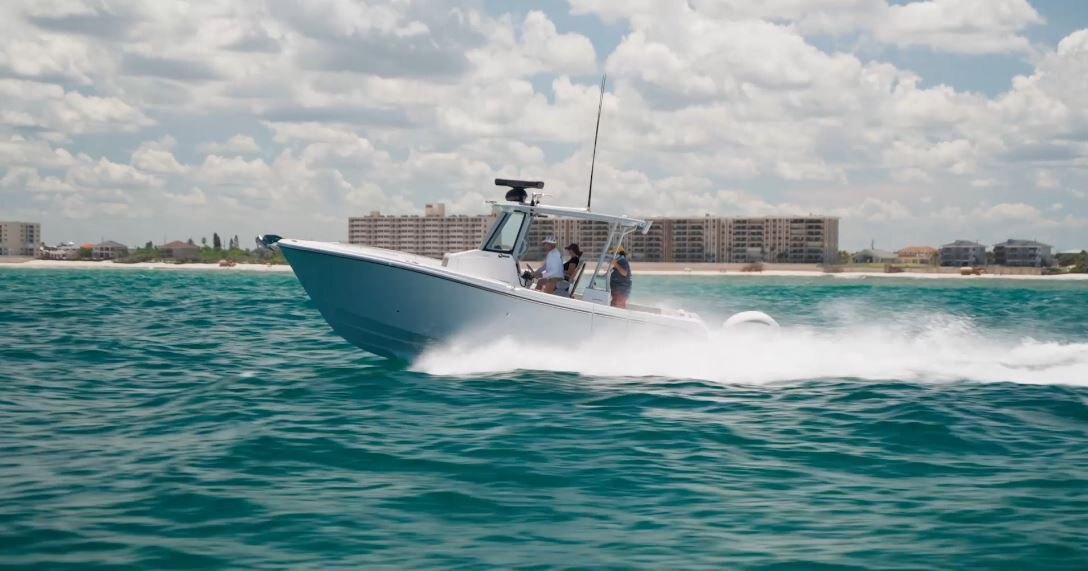 2026 EdgeWater 285CC Center Console Series