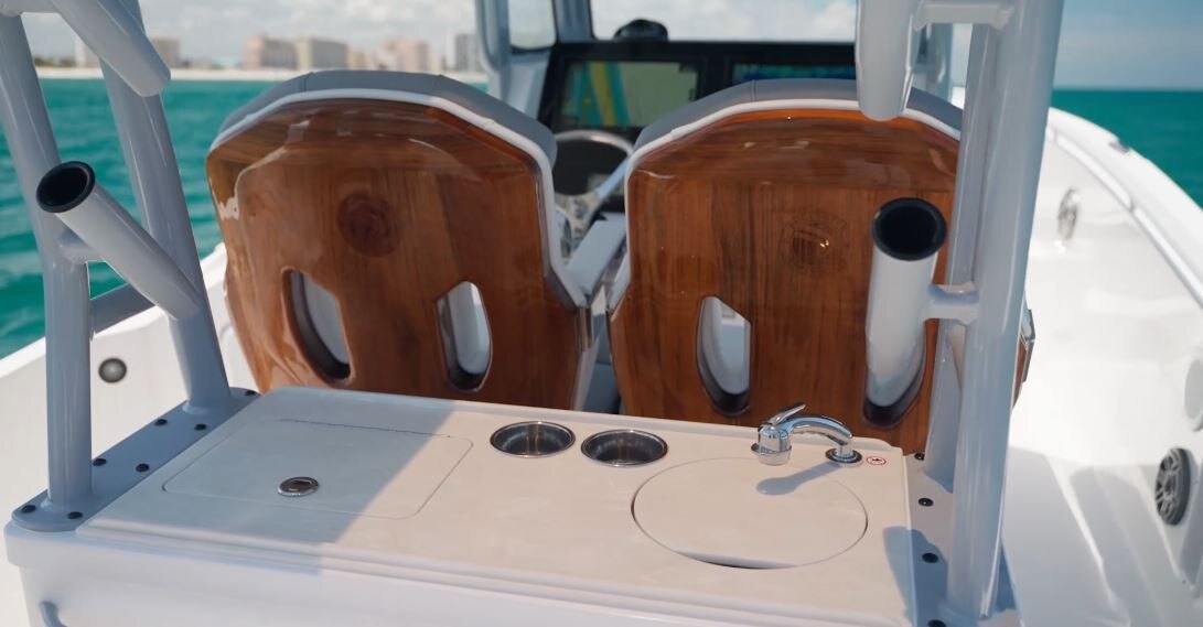 2026 EdgeWater 285CC Center Console Series