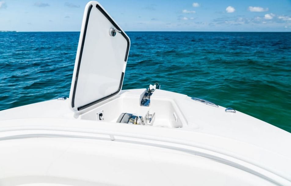 2026 EdgeWater 325CC Center Console Series