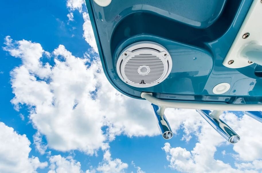 2026 EdgeWater 325CC Center Console Series