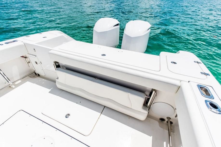 2026 EdgeWater 325CC Center Console Series