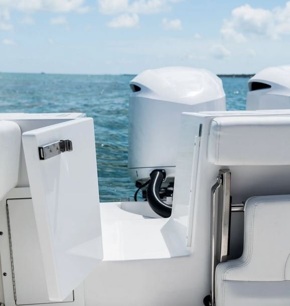 2026 EdgeWater 325CC Center Console Series