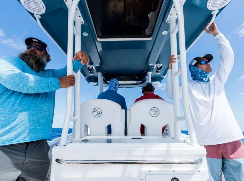 2026 EdgeWater 325CC Center Console Series