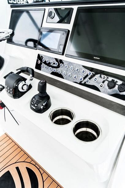 2026 EdgeWater 340CC Center Console Series