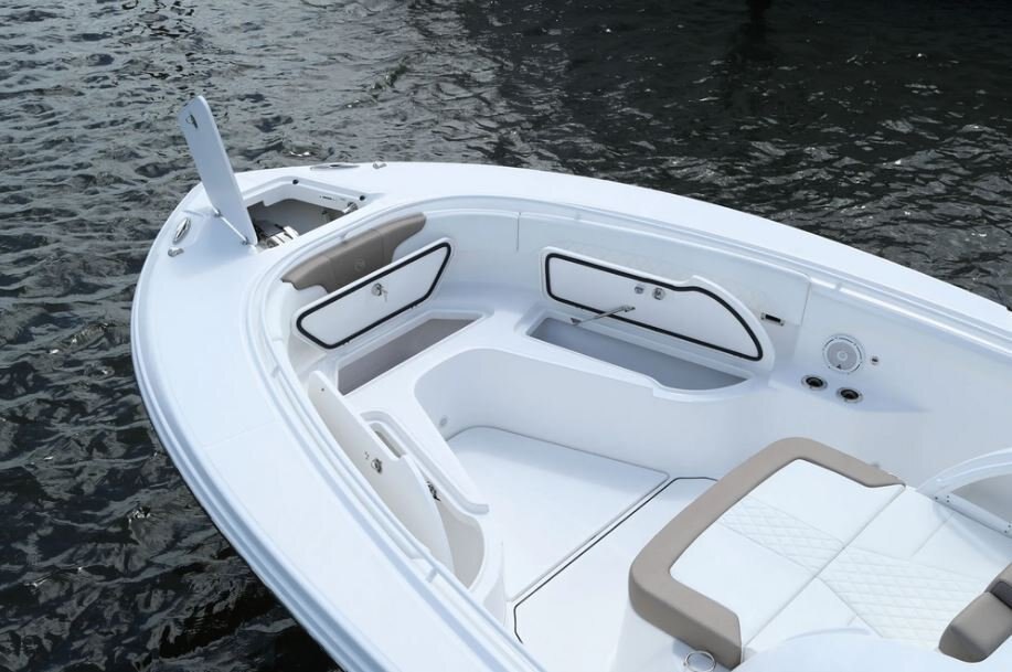 2026 EdgeWater 370CC Center Console Series