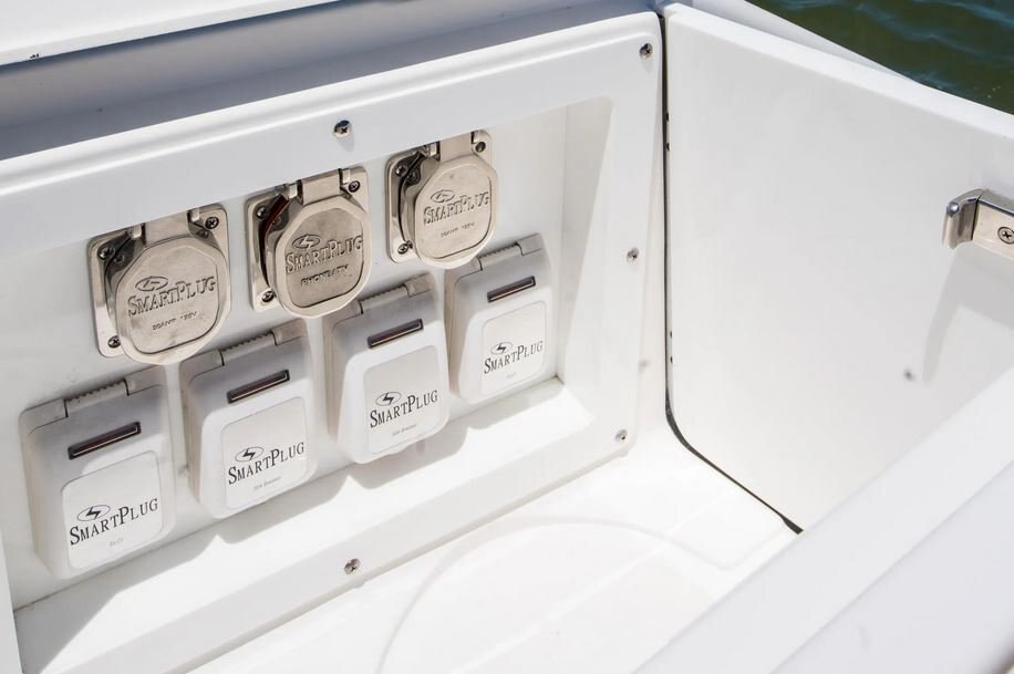 2026 EdgeWater 370CC Center Console Series