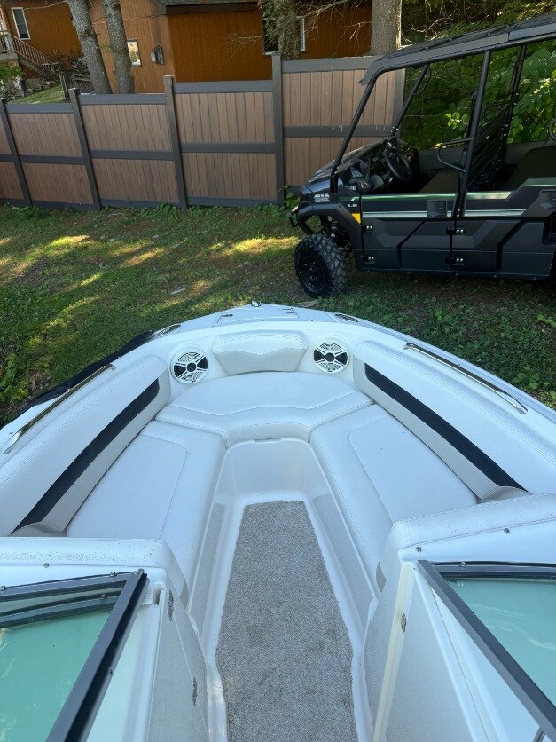 2011 Chaparral 216 SS