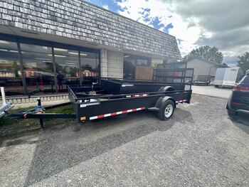 Like New 2022 Canada Trailer 25' 21k Gooseneck