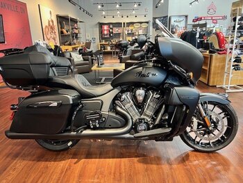 2016 Indian Motorcycle Roadmaster Steel Gray and Thunder Black