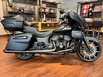 2016 Indian Motorcycle Roadmaster Steel Gray and Thunder Black