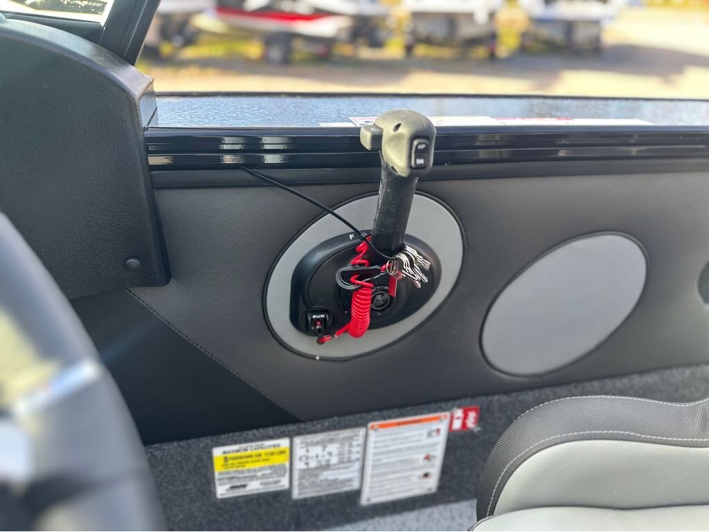 2025 Lund Crossover XS 1875 Mercury 175HP PRO XS