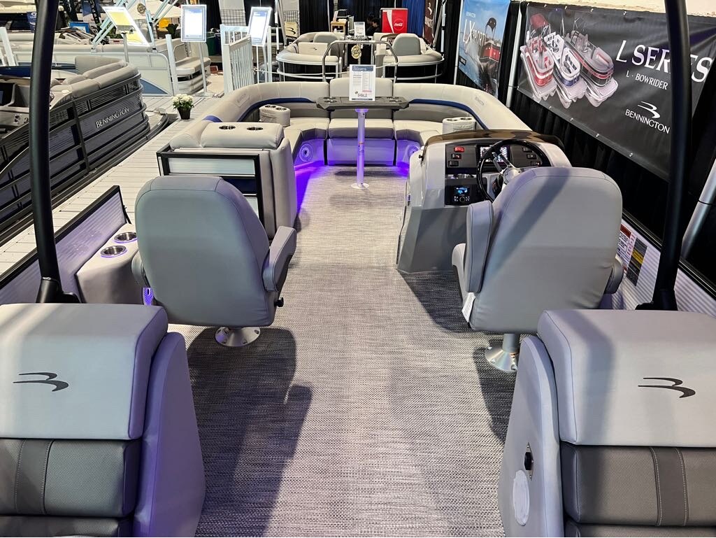 2023 Bennington 25 SXSRTD Top Deck Waterslide 175HP Yamaha VMAX SHO