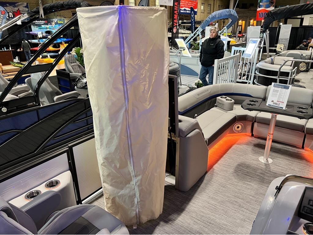 2023 Bennington 25 SXSRTD Top Deck Waterslide 175HP Yamaha VMAX SHO