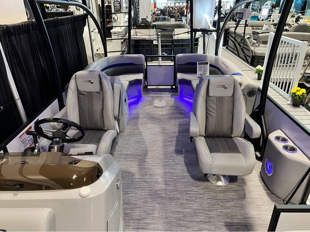 2023 Bennington 25 SXSRTD Top Deck Waterslide 175HP Yamaha VMAX SHO
