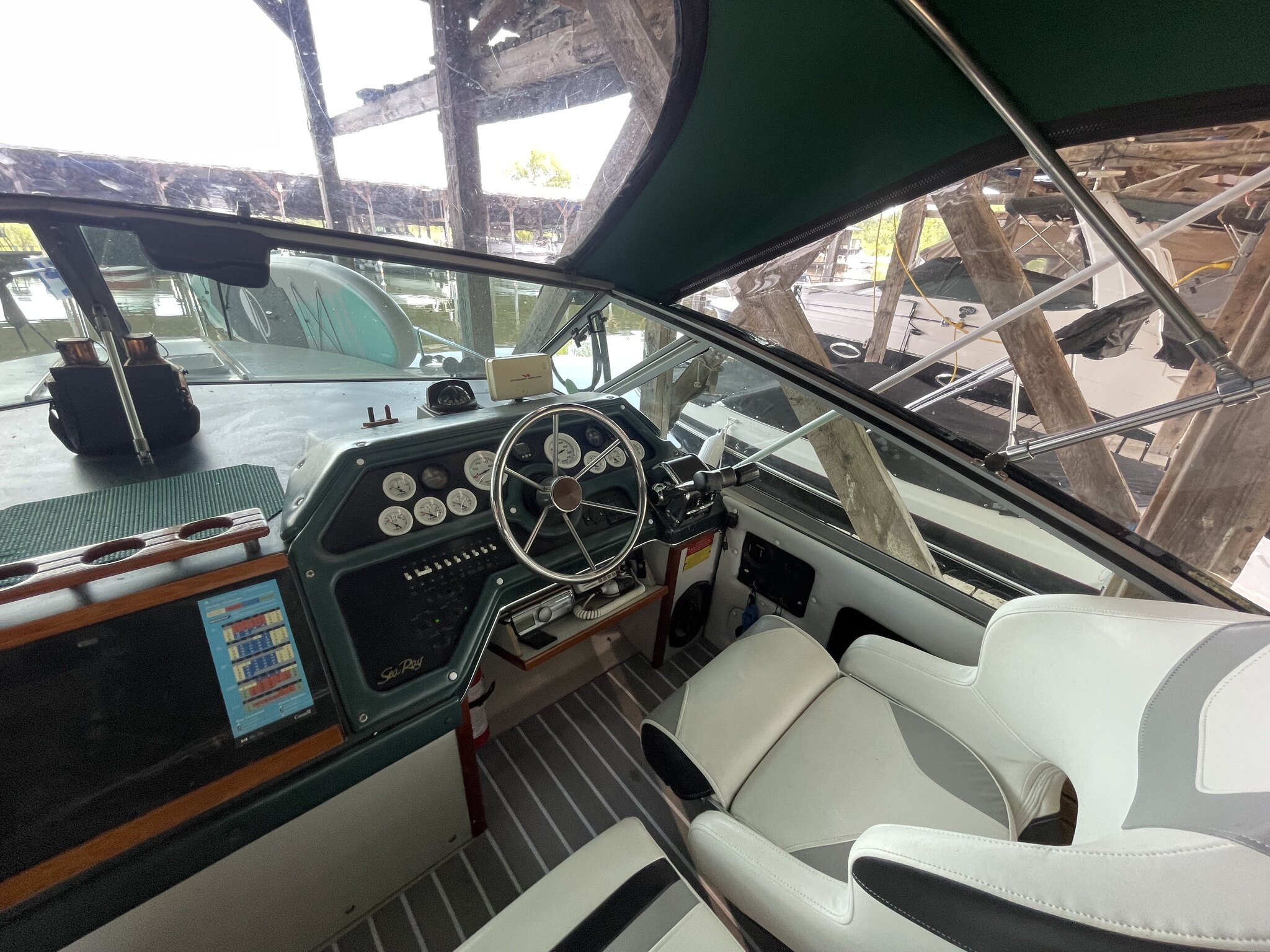 1986 Sea Ray 270 Sundancer