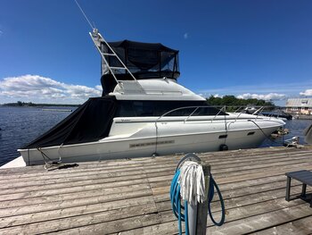 1997 Silverton 372