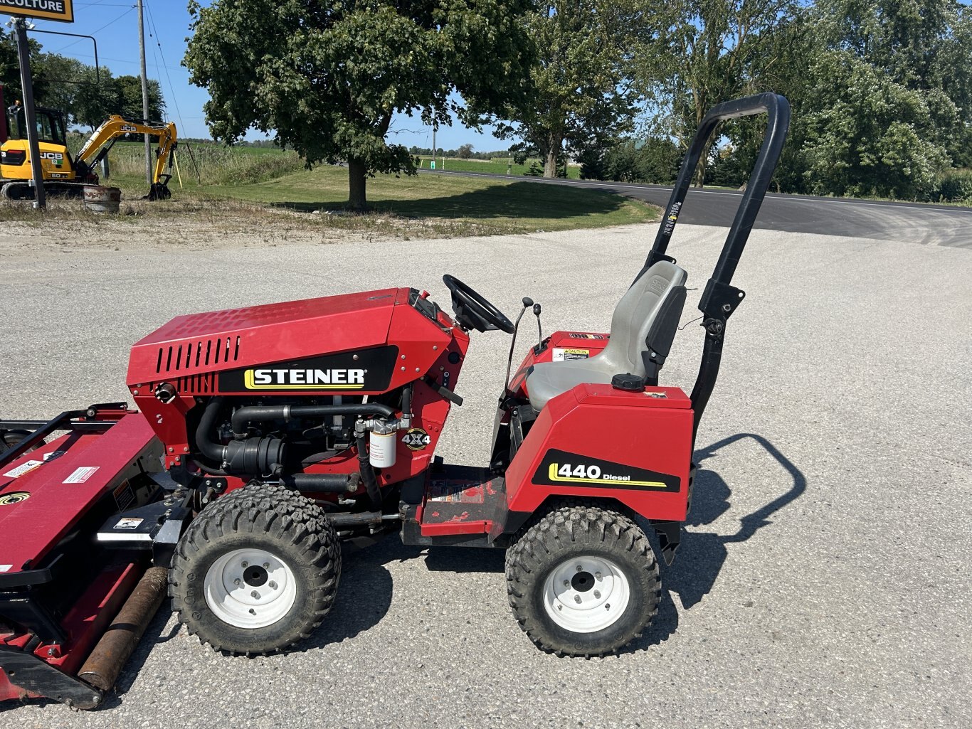 Steiner 440 Tractor, Kubota Diesel, 843hrs