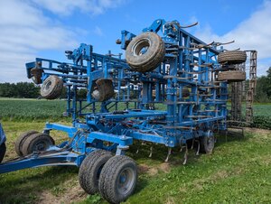 Penta 300 43 S-Tine Cultivator, Harrows and Rolling Baskets