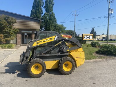 2017 NH L225 Skid Steer, Cab with Heat, 2 Speed, Hyd Quick Attach, Bucket