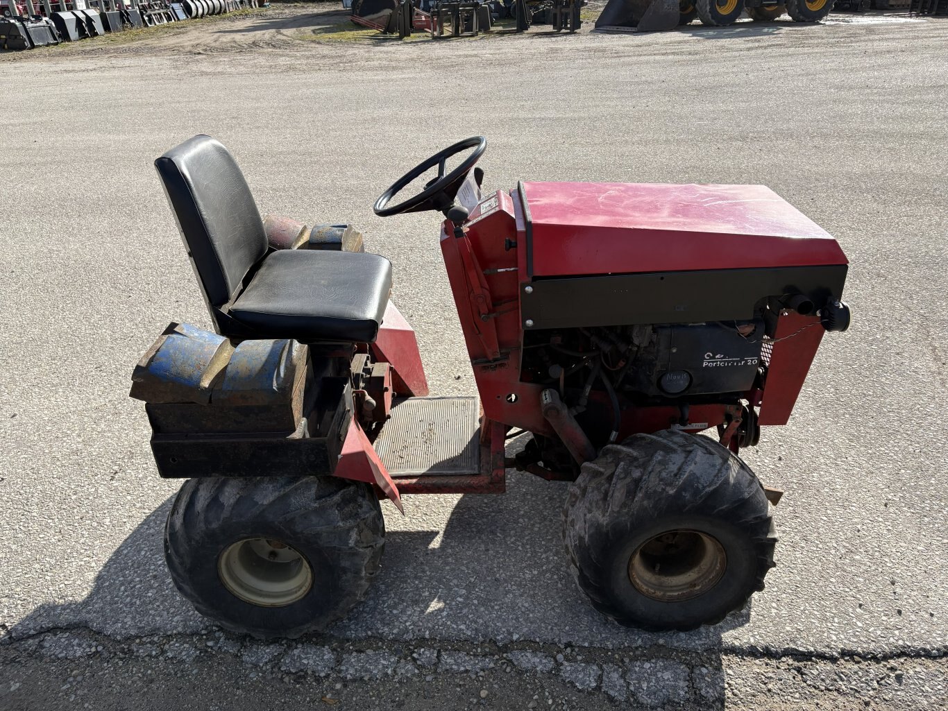 Steiner S20 Tractor, 20hp Onan Gas