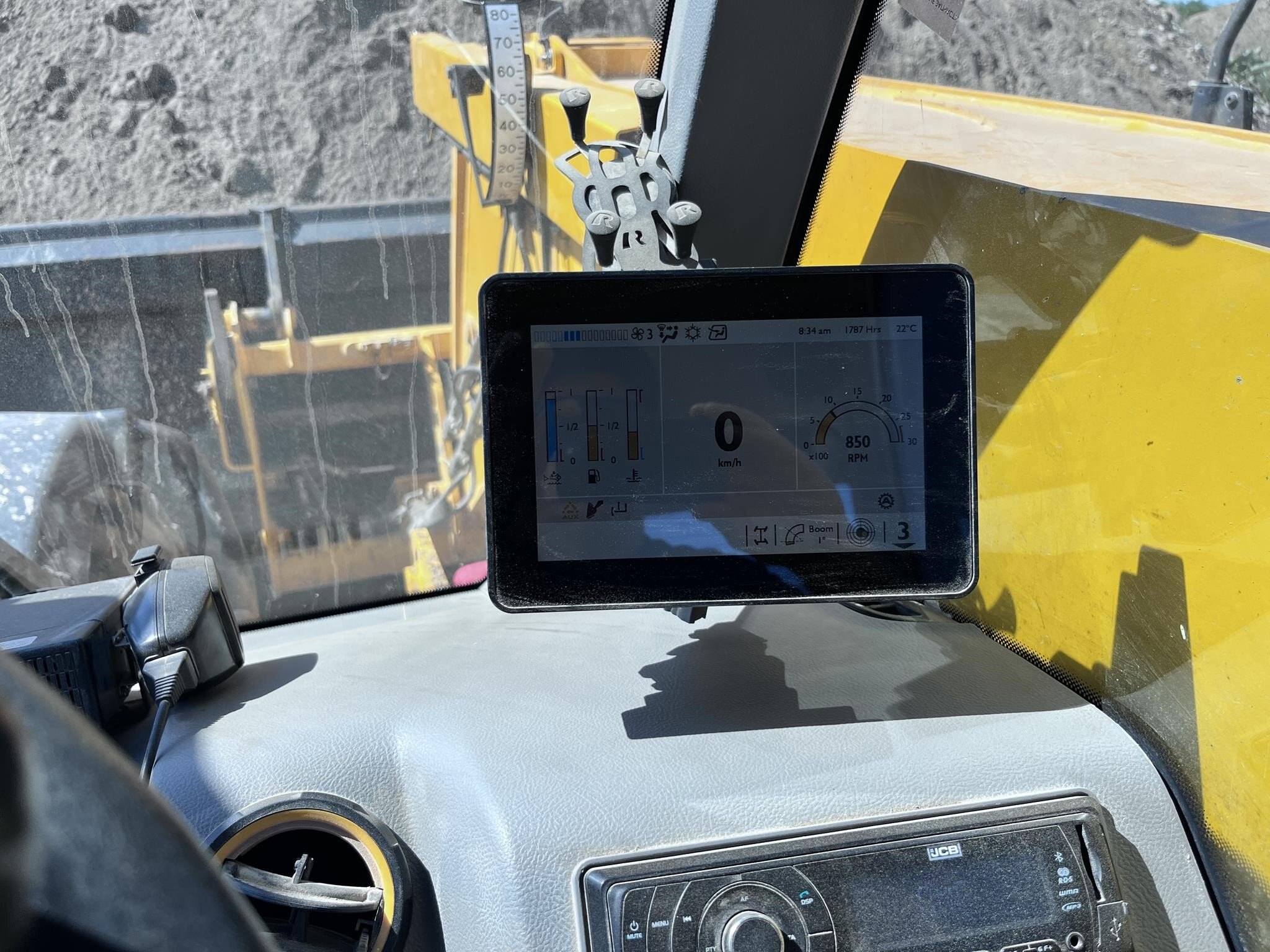 2018 JCB 541-70 AGRI +, CAB A/C, BOOM SUSPENSION, REVERSE FAN, HYD Q-FIT