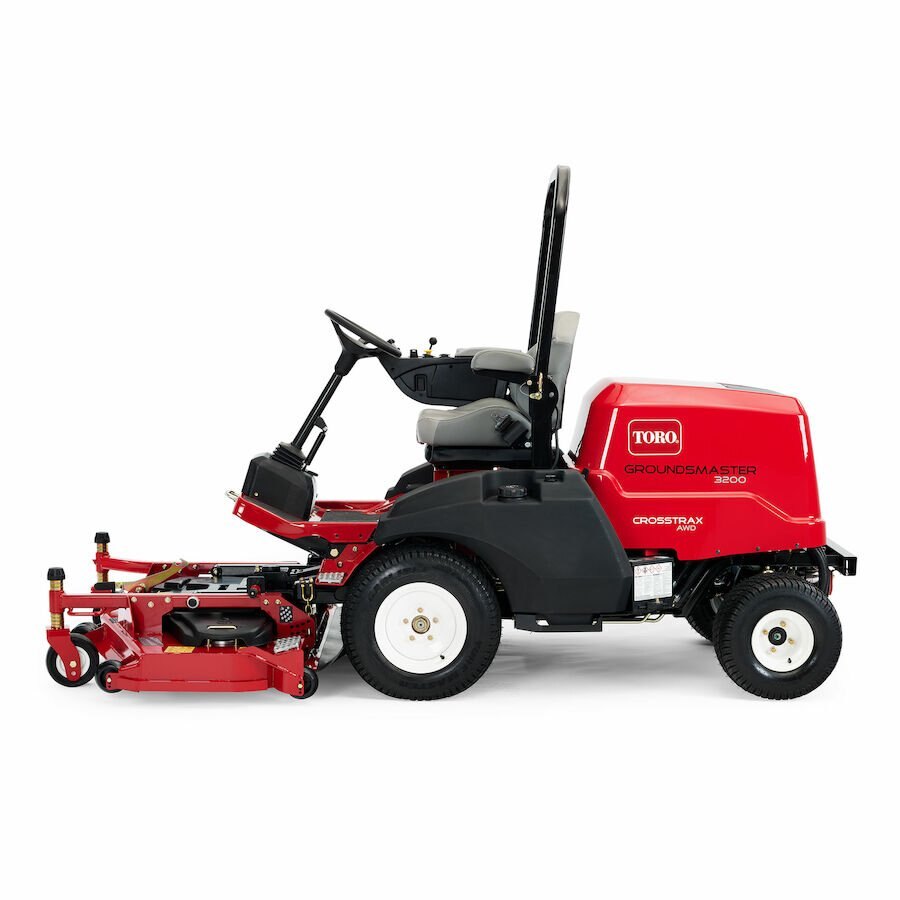 Toro Groundsmaster® 3300 36.8 hp (27.5kW) with CrossTrax® 4WD